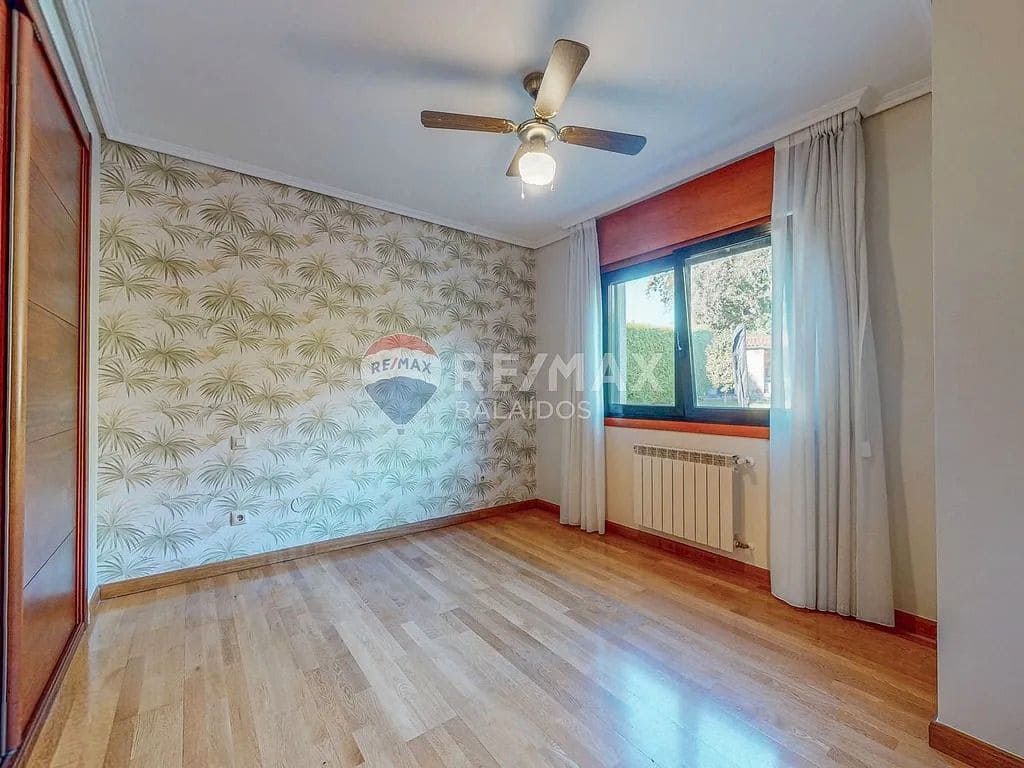 6 bedroom Villa for sale in Tui with pool garage - € 570,000 (Ref: 9685416)