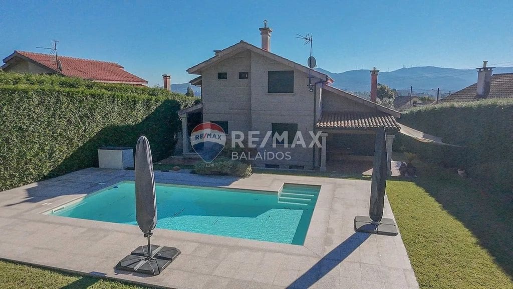 6 bedroom Villa for sale in Tui with pool garage - € 570,000 (Ref: 9685416)
