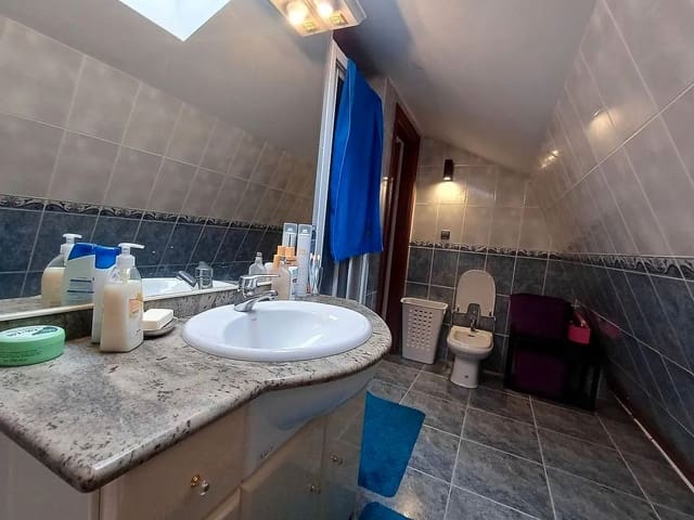 2 bedroom Apartment for sale in A Cañiza - € 99,000 (Ref: 9685419)