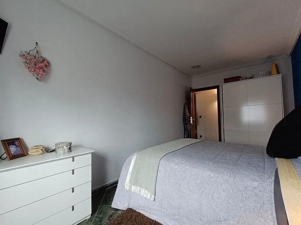 2 bedroom Apartment for sale in A Caniza - € 99,000 (Ref: 9685419)