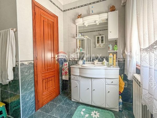 4 makuuhuone Maalaistalo myytävänä paikassa Ponteareas mukana 
autotalli - 270 000 € (Ref: 9685426)