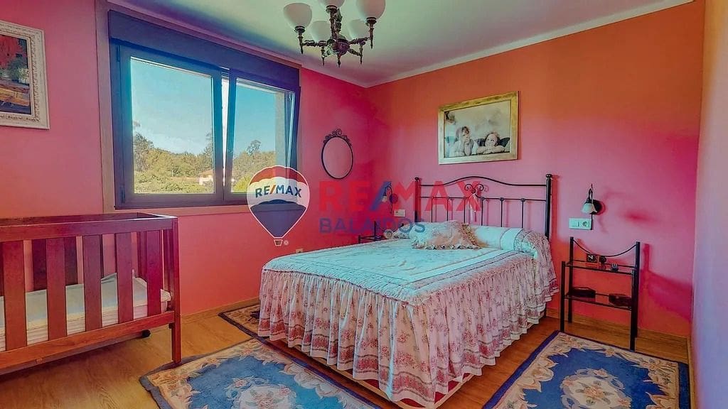 6 bedroom Semi-detached Villa for sale in Ponteareas with pool garage - € 280,000 (Ref: 9685427)