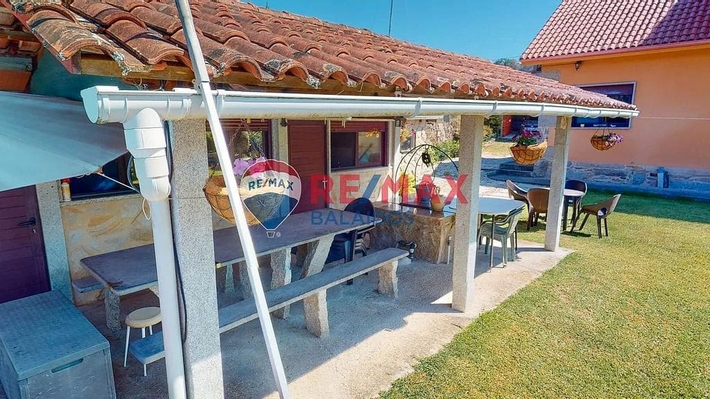 6 bedroom Semi-detached Villa for sale in Ponteareas with pool garage - € 280,000 (Ref: 9685427)