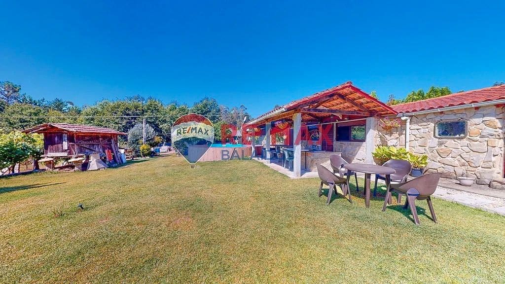 6 bedroom Semi-detached Villa for sale in Ponteareas with pool garage - € 280,000 (Ref: 9685427)