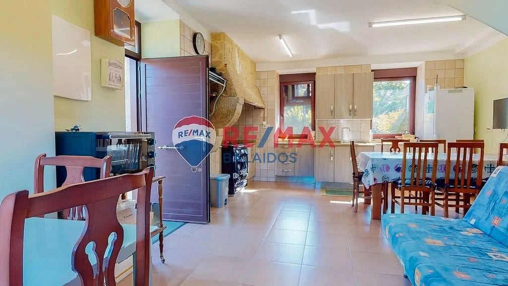 6 bedroom Semi-detached Villa for sale in Ponteareas with pool garage - € 280,000 (Ref: 9685427)