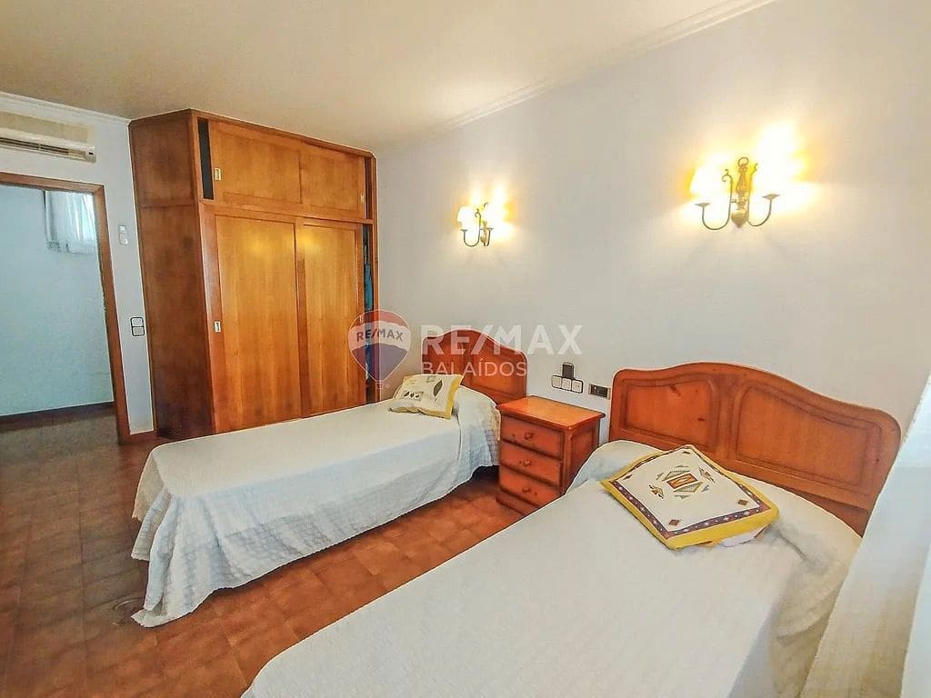 4 slaapkamer Finca/Landhuis te koop in Tomino met zwembad garage - € 348.000 (Ref: 9685428)