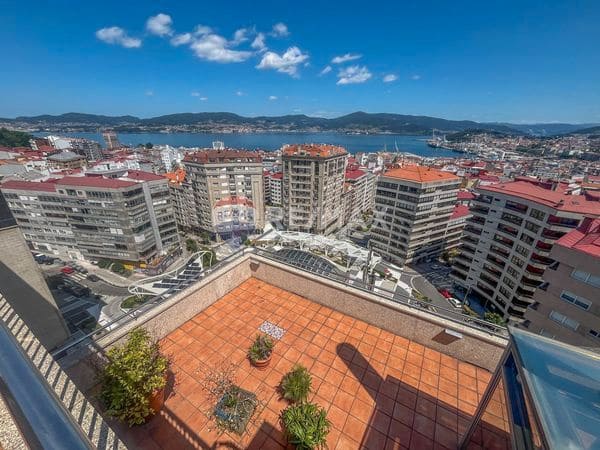 4 bedroom Penthouse for sale in Vigo with garage - € 1,800,000 (Ref: 9685430)
