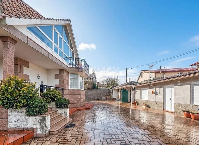 Chalet de 4 habitaciones en O Rosal en venta con garaje - 390.000 € (Ref: 9685431)