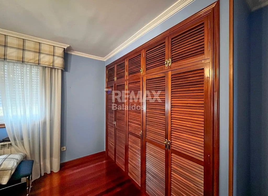 4 bedroom Villa for sale in O Rosal with garage - € 390,000 (Ref: 9685431)