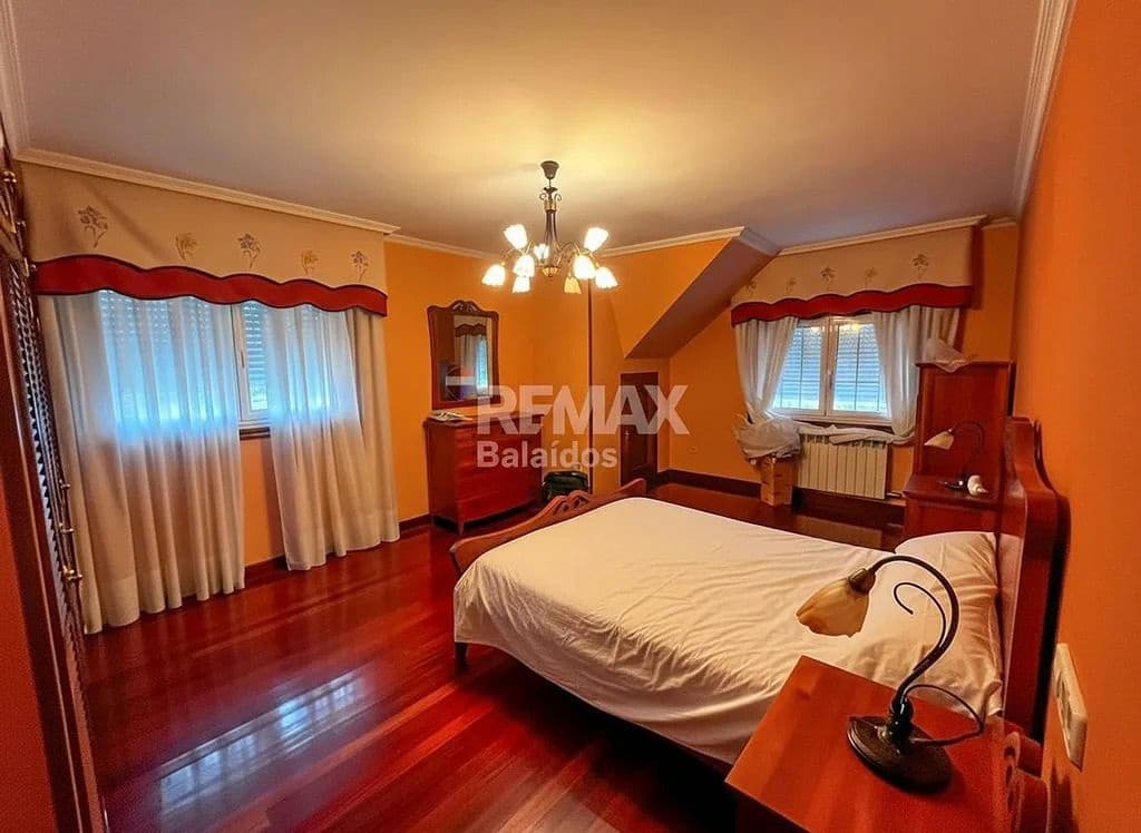 4 bedroom Villa for sale in O Rosal with garage - € 390,000 (Ref: 9685431)