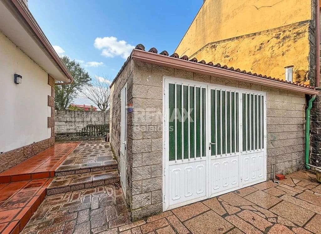 4 bedroom Villa for sale in O Rosal with garage - € 390,000 (Ref: 9685431)