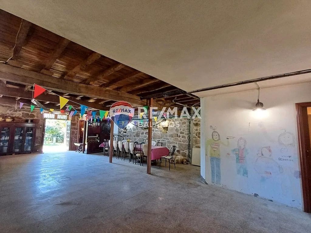 8 slaapkamer Finca/Landhuis te koop in Covelo met garage - € 299.000 (Ref: 9685436)