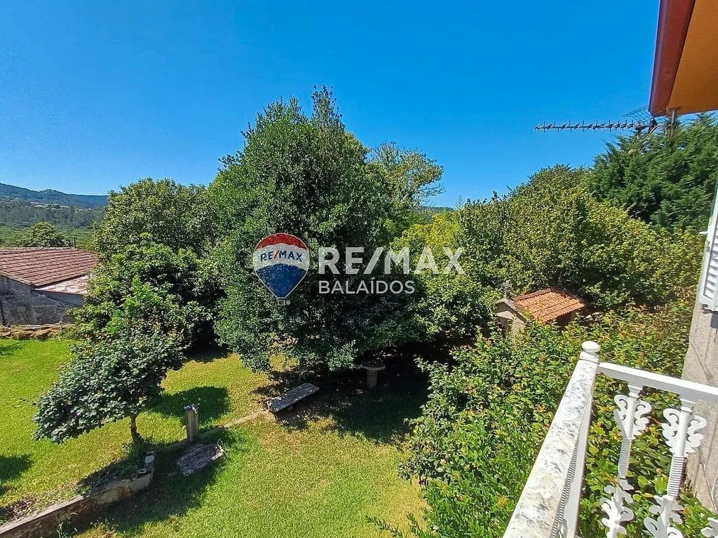 8 slaapkamer Finca/Landhuis te koop in Covelo met garage - € 299.000 (Ref: 9685436)