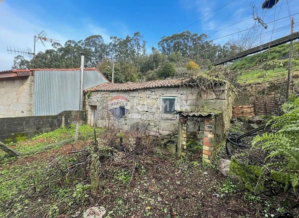 2 bedroom Finca/Country House for sale in Gondomar - € 110,000 (Ref: 9685439)