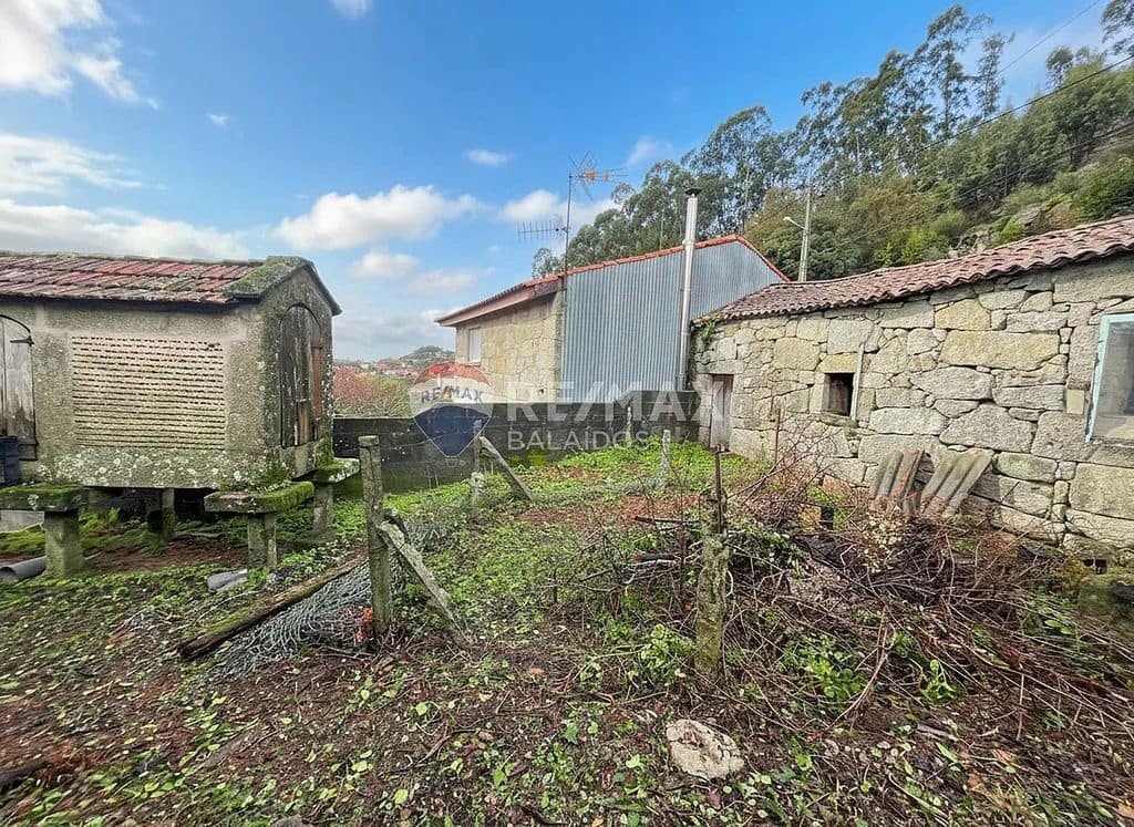 2 bedroom Finca/Country House for sale in Gondomar - € 110,000 (Ref: 9685439)