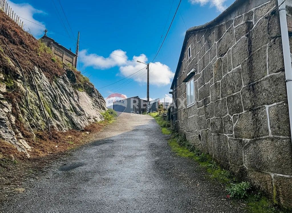 2 bedroom Finca/Country House for sale in Gondomar - € 110,000 (Ref: 9685439)