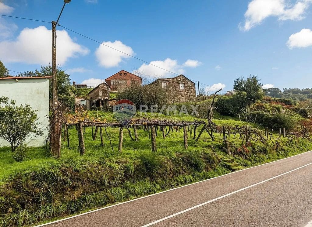 2 bedroom Finca/Country House for sale in Gondomar - € 110,000 (Ref: 9685439)