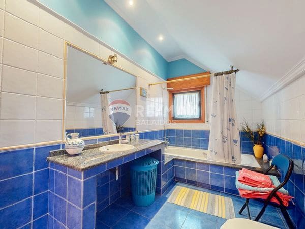 4 bedroom Villa for sale in Gondomar with pool garage - € 485,000 (Ref: 9685443)