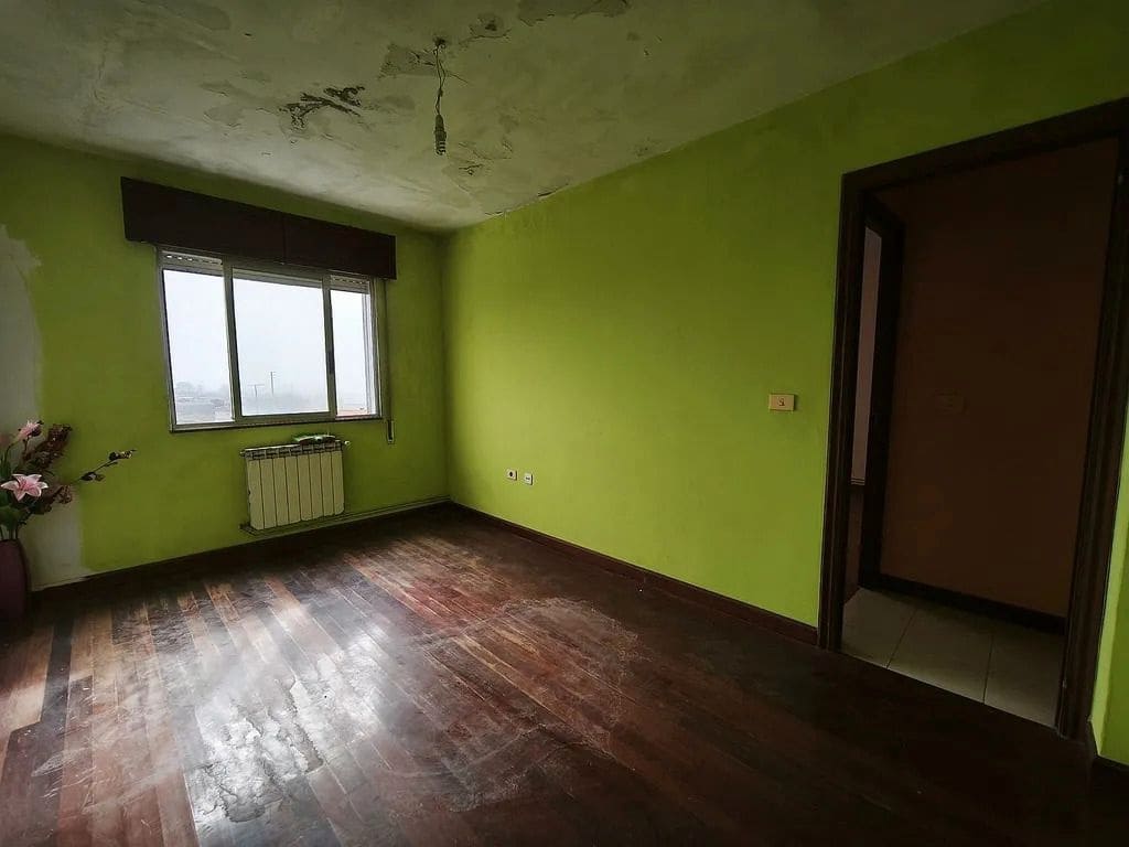 4 bedroom Villa for sale in A Guarda - € 80,000 (Ref: 9685450)