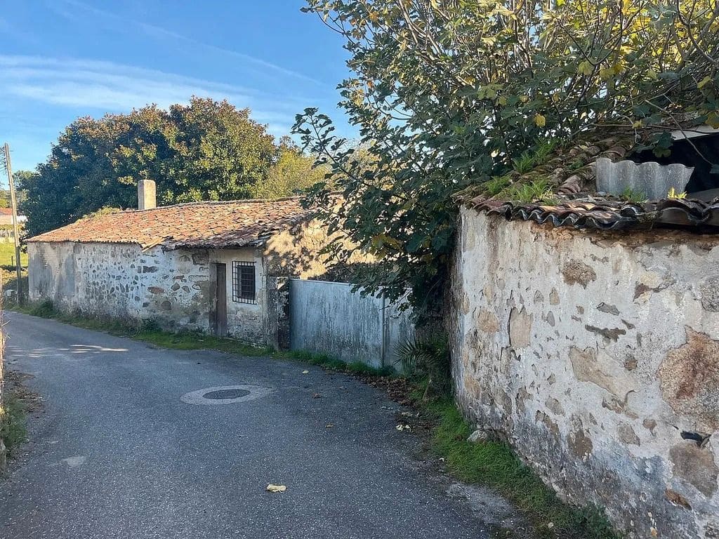 Ruin for sale in Tomino - € 195,000 (Ref: 9685451)