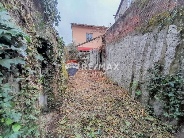 1 bedroom Semi-detached Villa for sale in Ponteareas - € 47,000 (Ref: 9685454)