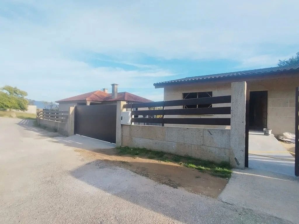 3 slaapkamer Finca/Landhuis te koop in Tomino met garage - € 386.000 (Ref: 9685455)