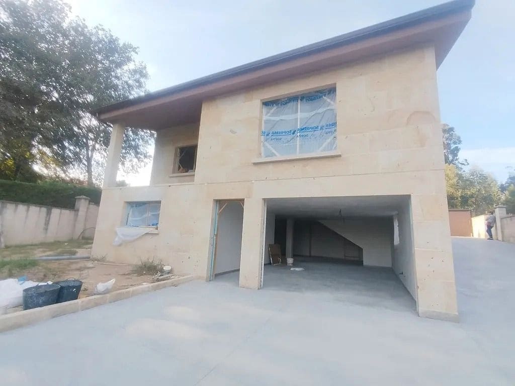 3 slaapkamer Finca/Landhuis te koop in Tomino met garage - € 386.000 (Ref: 9685455)