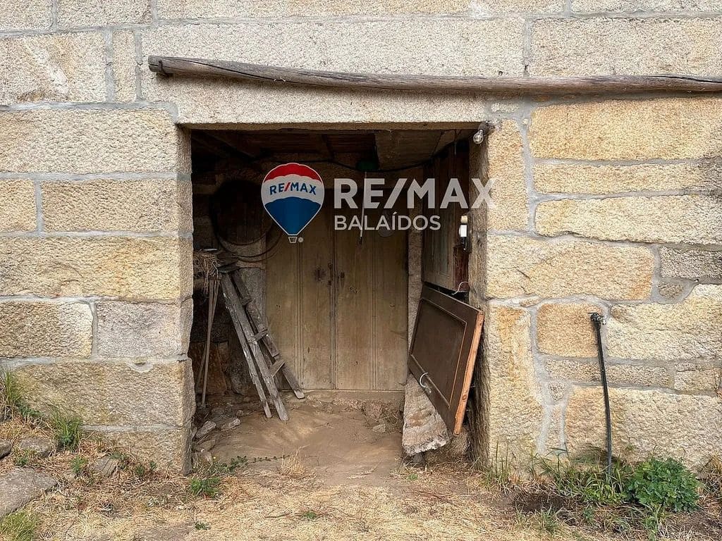 2 bedroom Finca/Country House for sale in Tui with garage - € 375,000 (Ref: 9685457)