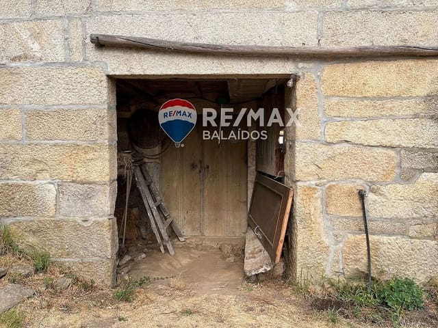 2 makuuhuone Maalaistalo myytävänä paikassa Tui mukana 
autotalli - 375 000 € (Ref: 9685457)