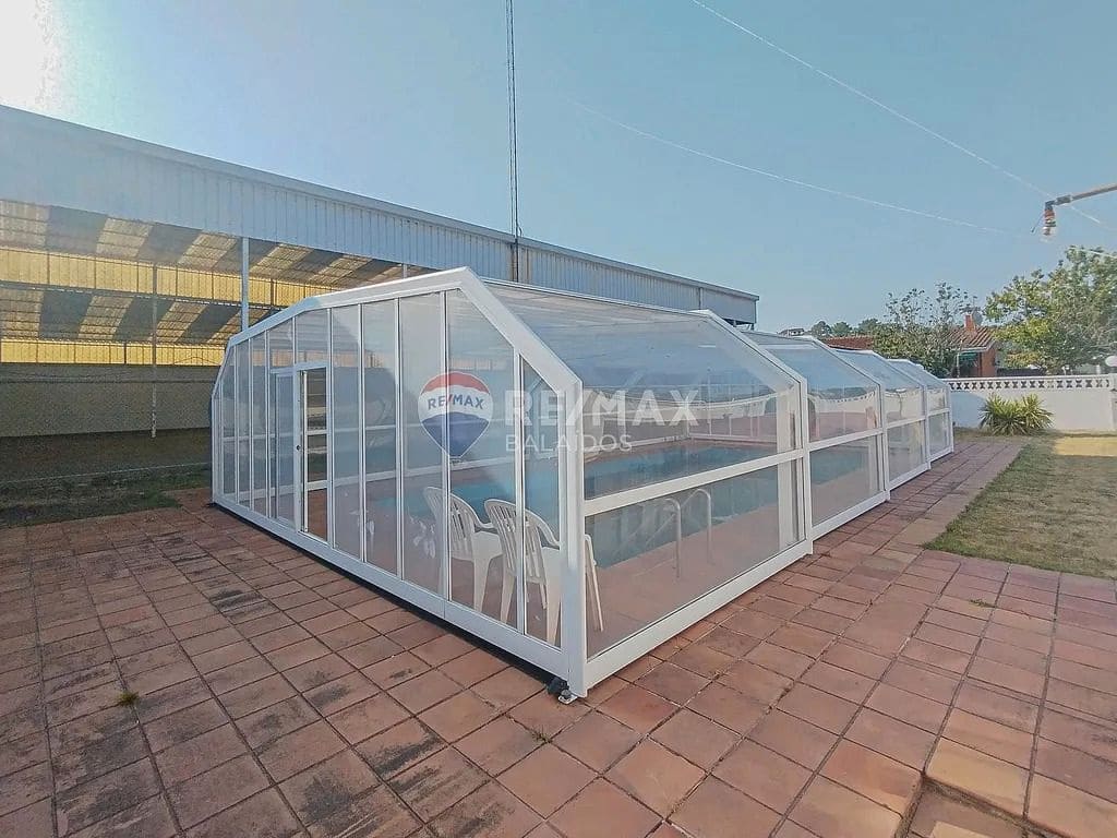 4 slaapkamer Finca/Landhuis te koop in Tomino met zwembad garage - € 348.000 (Ref: 9685458)