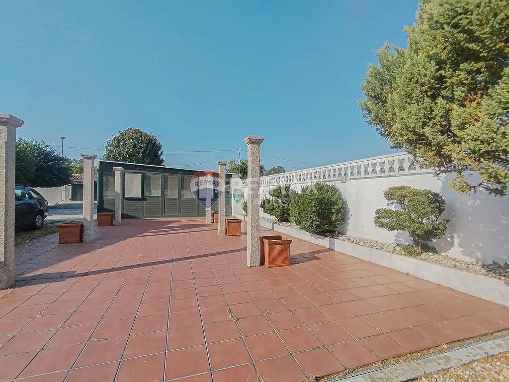 4 slaapkamer Finca/Landhuis te koop in Tomino met zwembad garage - € 348.000 (Ref: 9685458)