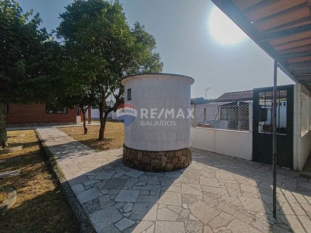 4 slaapkamer Finca/Landhuis te koop in Tomiño met zwembad garage - € 348.000 (Ref: 9685458)