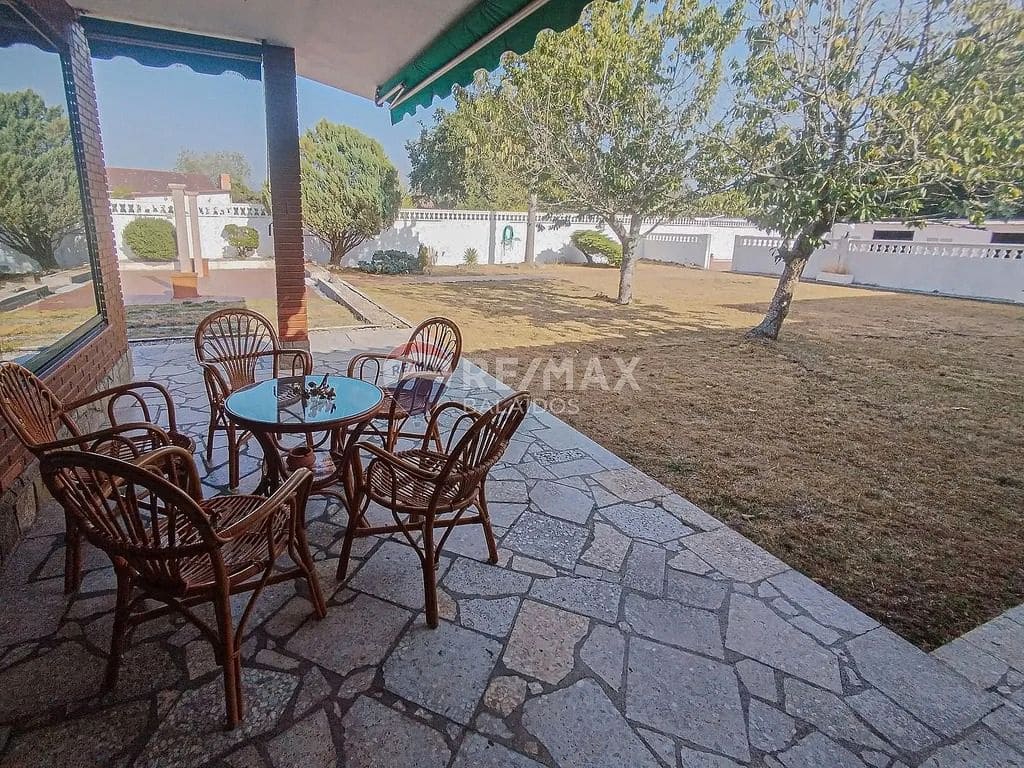 4 slaapkamer Finca/Landhuis te koop in Tomino met zwembad garage - € 348.000 (Ref: 9685458)