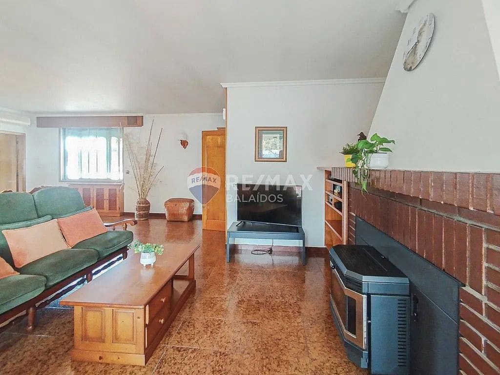 4 slaapkamer Finca/Landhuis te koop in Tomino met zwembad garage - € 348.000 (Ref: 9685458)