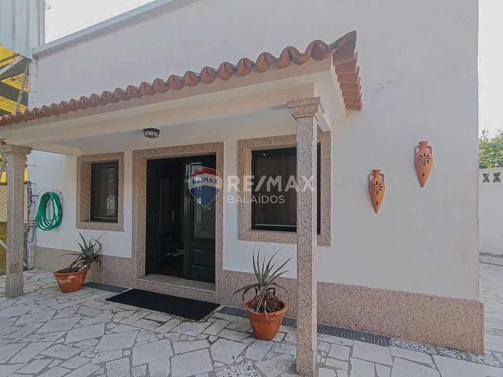 4 slaapkamer Finca/Landhuis te koop in Tomino met zwembad garage - € 348.000 (Ref: 9685458)