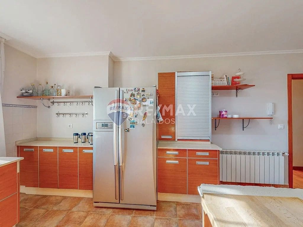 6 bedroom Villa for sale in Tui with pool garage - € 570,000 (Ref: 9685459)