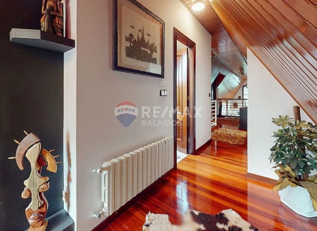 5 soveværelse Villa til salg i Vigo med garage - € 650.000 (Ref: 9685467)