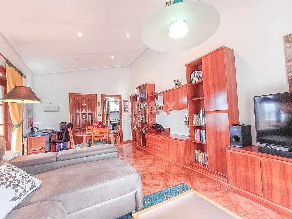 8 slaapkamer Commercieel te koop in A Caniza - € 449.000 (Ref: 9685477)