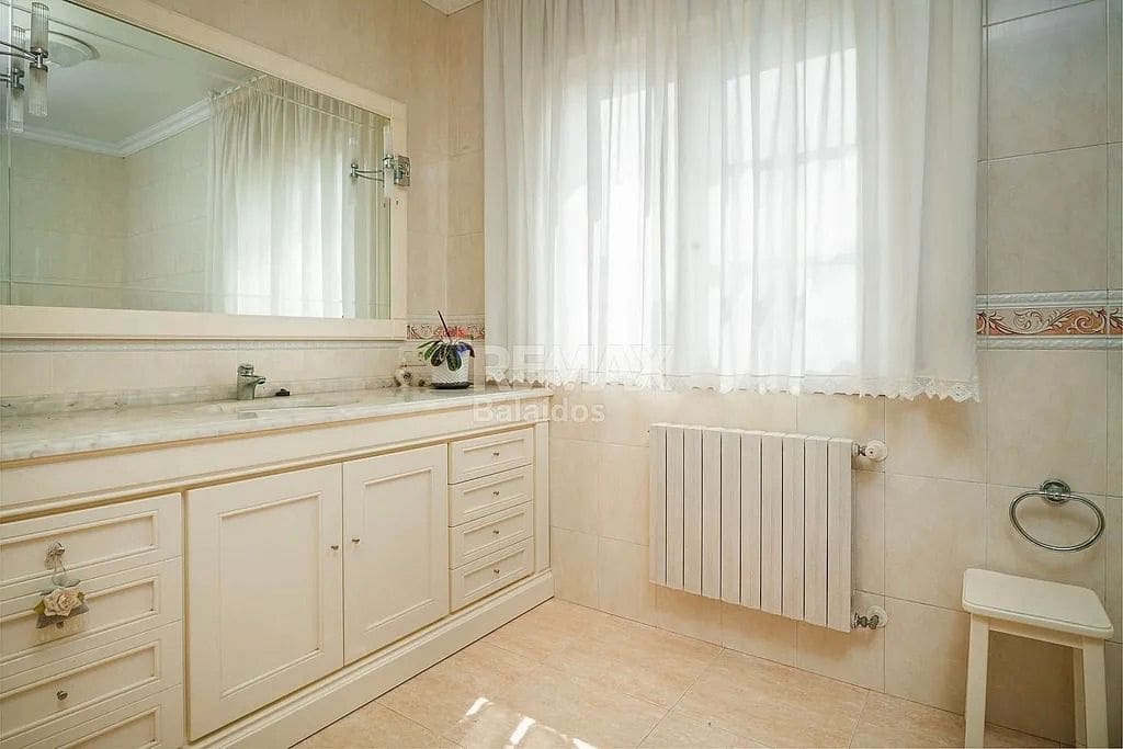 7 slaapkamer Finca/Landhuis te koop in A Pobra do Caraminal met garage - € 340.000 (Ref: 9685478)