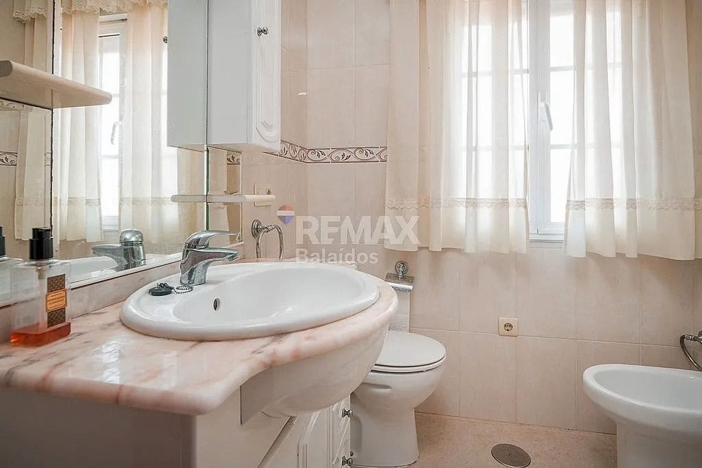 7 slaapkamer Finca/Landhuis te koop in A Pobra do Caraminal met garage - € 340.000 (Ref: 9685478)