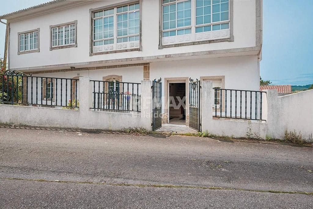 7 slaapkamer Finca/Landhuis te koop in A Pobra do Caraminal met garage - € 340.000 (Ref: 9685478)