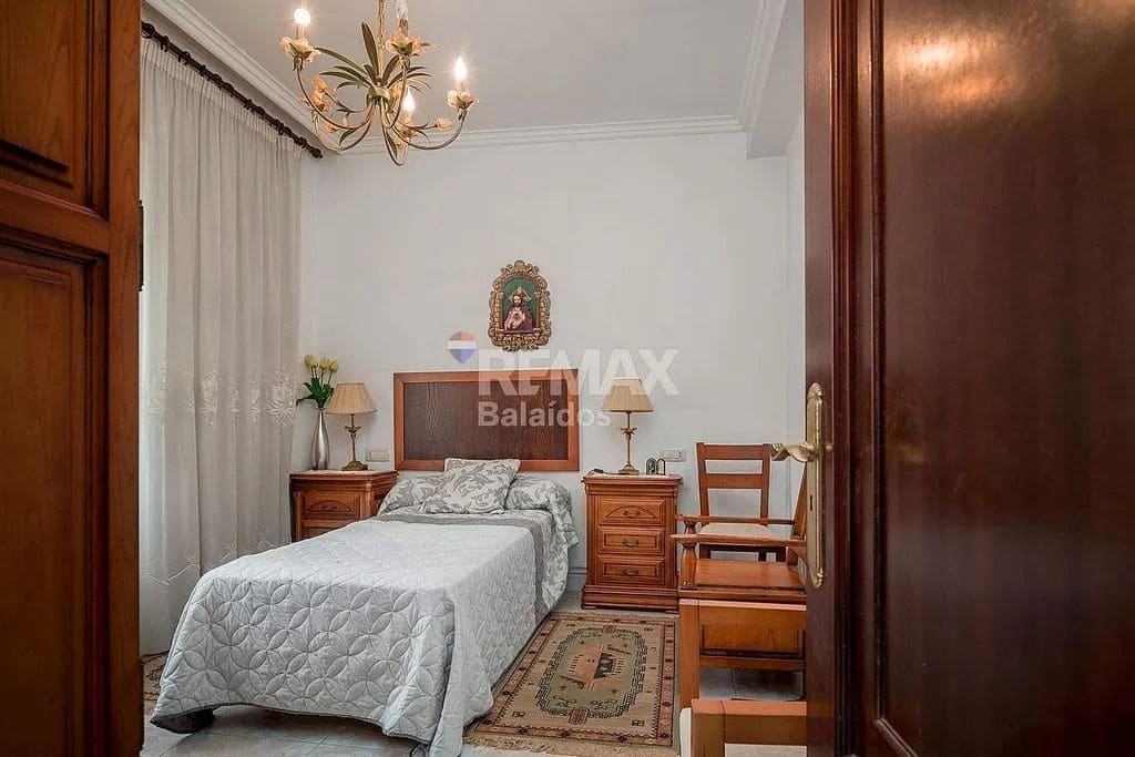 7 slaapkamer Finca/Landhuis te koop in A Pobra do Caraminal met garage - € 340.000 (Ref: 9685478)