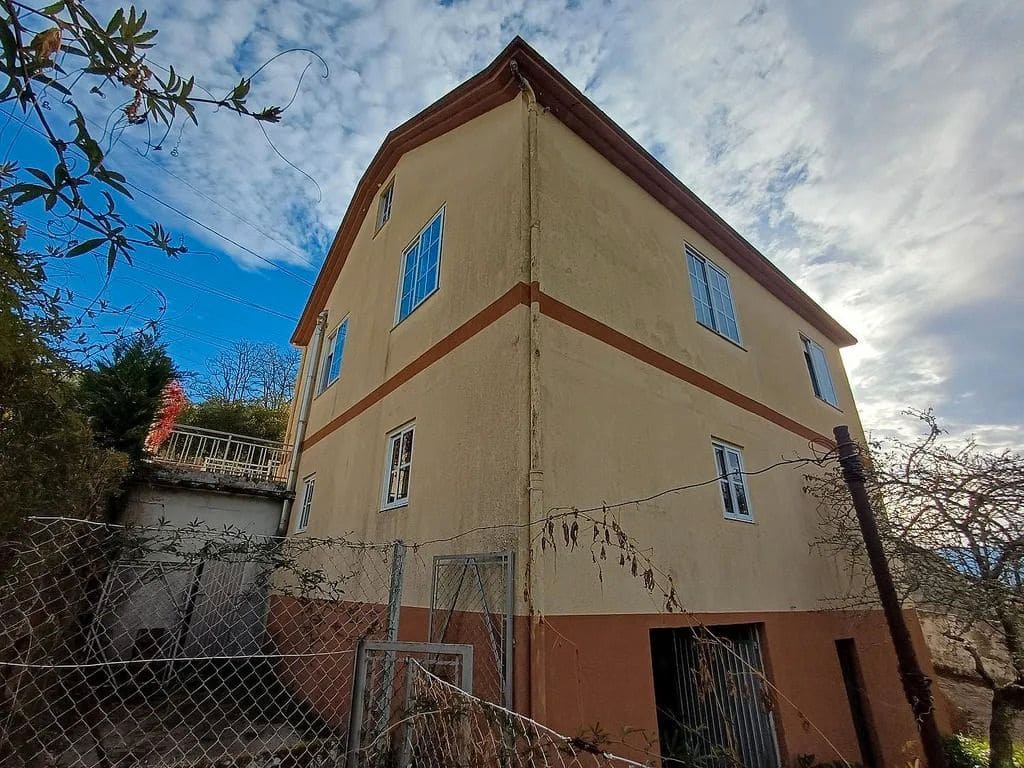 3 bedroom Finca/Country House for sale in Mondariz with garage - € 199,000 (Ref: 9685483)