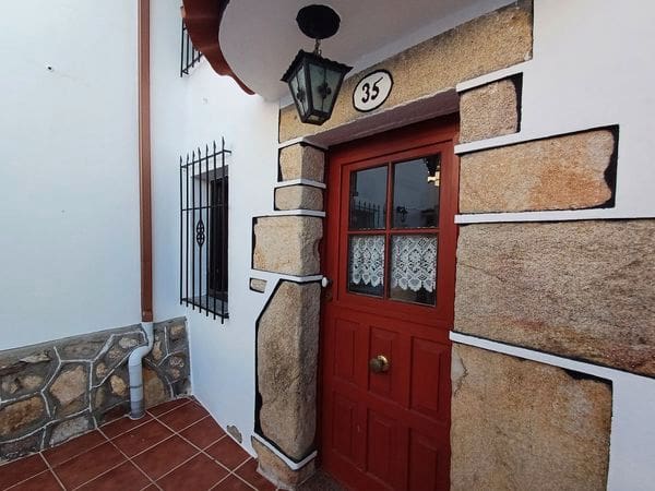 4 makuuhuone Maalaistalo myytävänä paikassa A Guarda mukana 
autotalli - 195 000 € (Ref: 9685484)