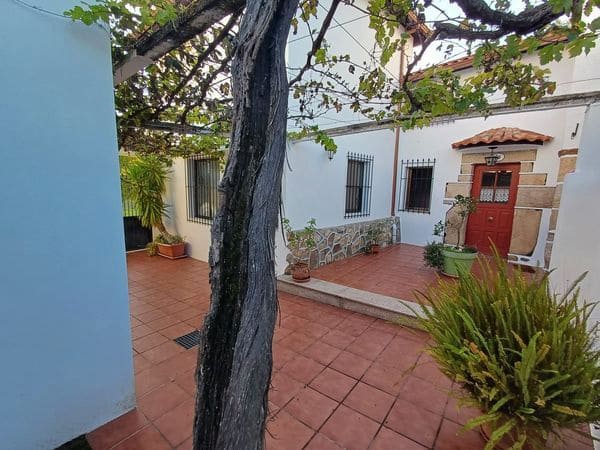 4 makuuhuone Maalaistalo myytävänä paikassa A Guarda mukana 
autotalli - 195 000 € (Ref: 9685484)