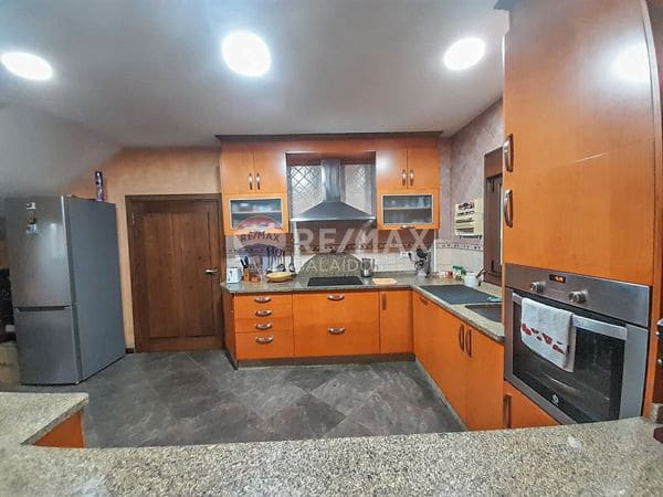 5 soveværelse Villa til salg i Ponteareas med garage - € 280.000 (Ref: 9685485)