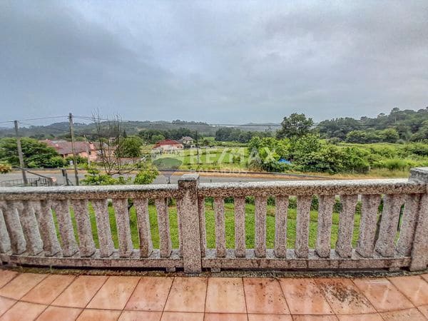 5 soveværelse Villa til salg i Ponteareas med garage - € 280.000 (Ref: 9685485)