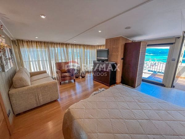 4 bedroom Penthouse for sale in Vigo with garage - € 1,800,000 (Ref: 9685496)