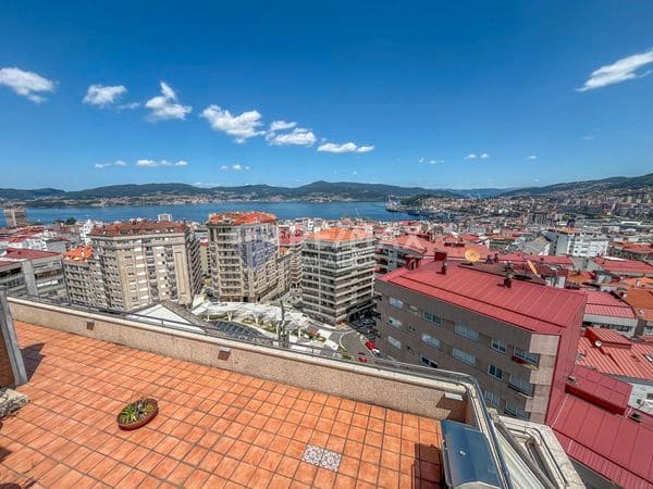 4 bedroom Penthouse for sale in Vigo with garage - € 1,800,000 (Ref: 9685496)