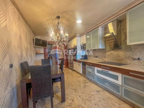 4 bedroom Penthouse for sale in Vigo with garage - € 1,800,000 (Ref: 9685496)